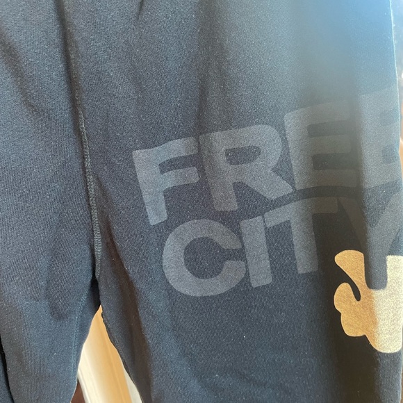 Black Free City sweats - Picture 1 of 4